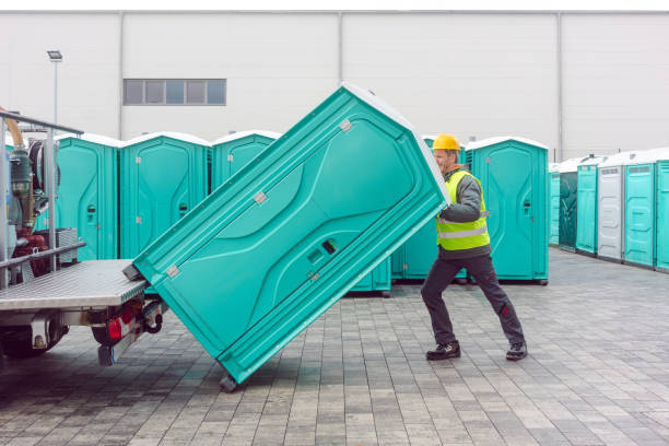 Best Portable bathroom rental  in East Farmingdale, NY